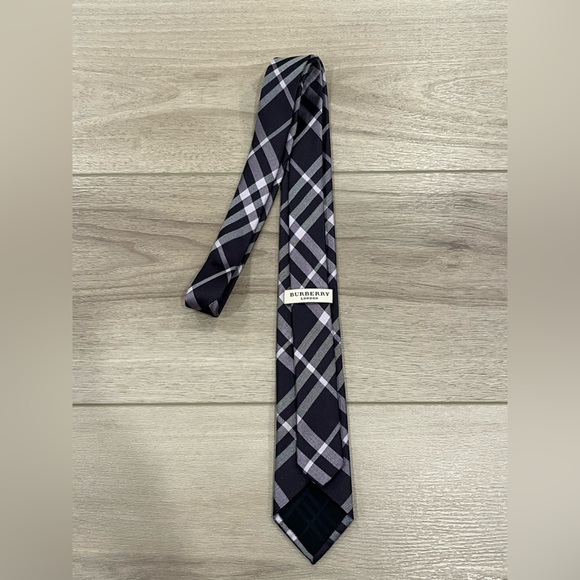 BURBERRY London Nova Check Plaid Silk Necktie Purple Slim Designer Business - Picture 1 of 6